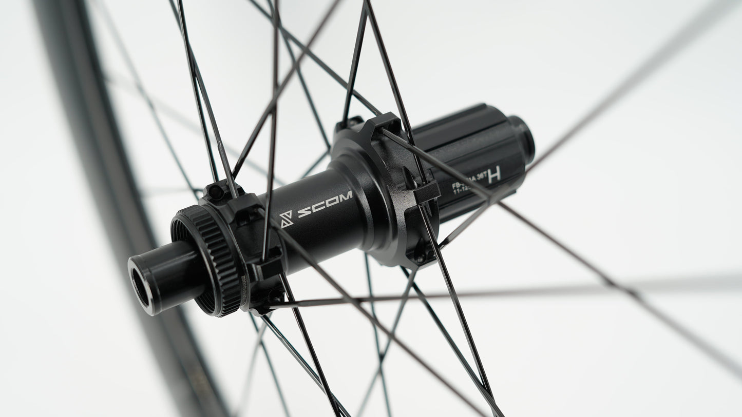 Coppia di ruote SCOM CORSA 60 Tubeless Ready (bloccaggio centrale)