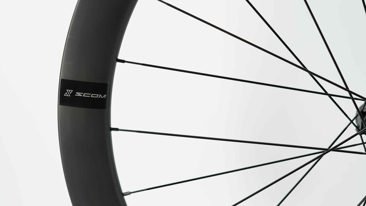 Coppia di ruote SCOM CORSA 50 Tubeless Ready (bloccaggio centrale)