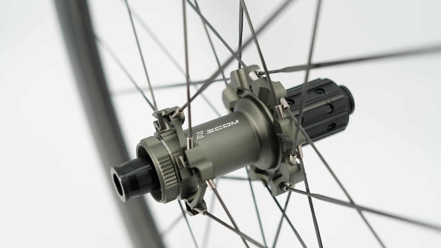 Coppia di ruote SCOM ULTRA + Tubeless Ready (bloccaggio centrale)