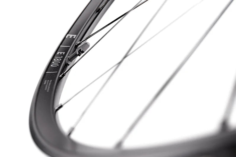 Ruota Anteriore DT SWISS E 1800 SPLINE 20 DISC Tubeless Ready (Center Lock)