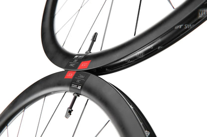 Ruota Posteriore DT SWISS ARC 1100 DICUT 38 DISC Tubeless Ready (Center Lock)