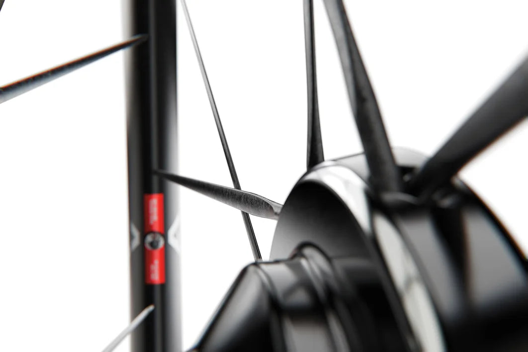 Ruota anteriore DT SWISS ARC 1100 DICUT 38 DISC Tubeless Ready (Center Lock)