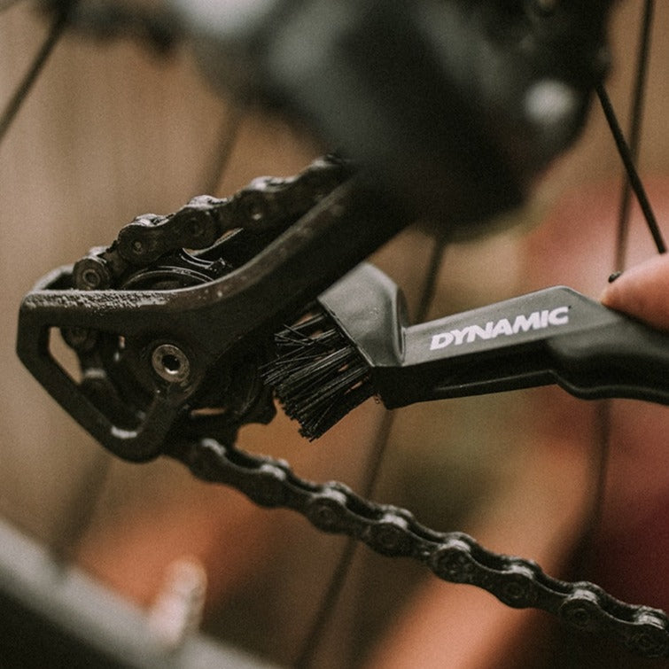DYNAMIC DRIVETRAIN DETAILING BRUSH utilizzata su una cassetta