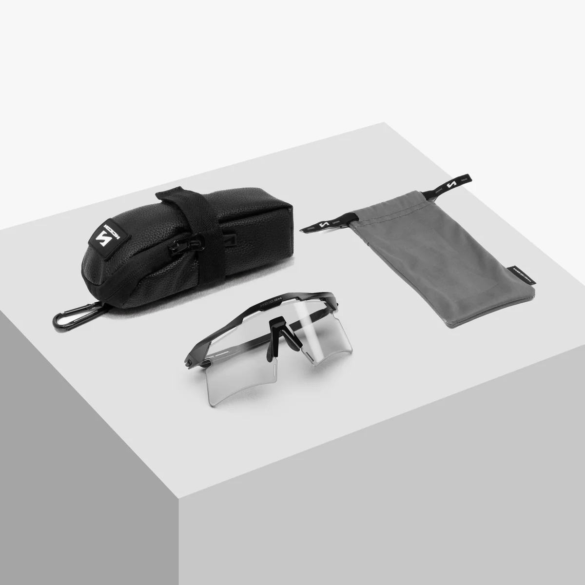 Occhiali SCICON AEROSHADE 2.0 TITANIUM Lente fotocromatica nera opaca e grigia