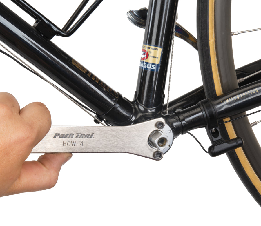 Park Tool HCW-4, estremità a perni durante la regolazione di una calotta