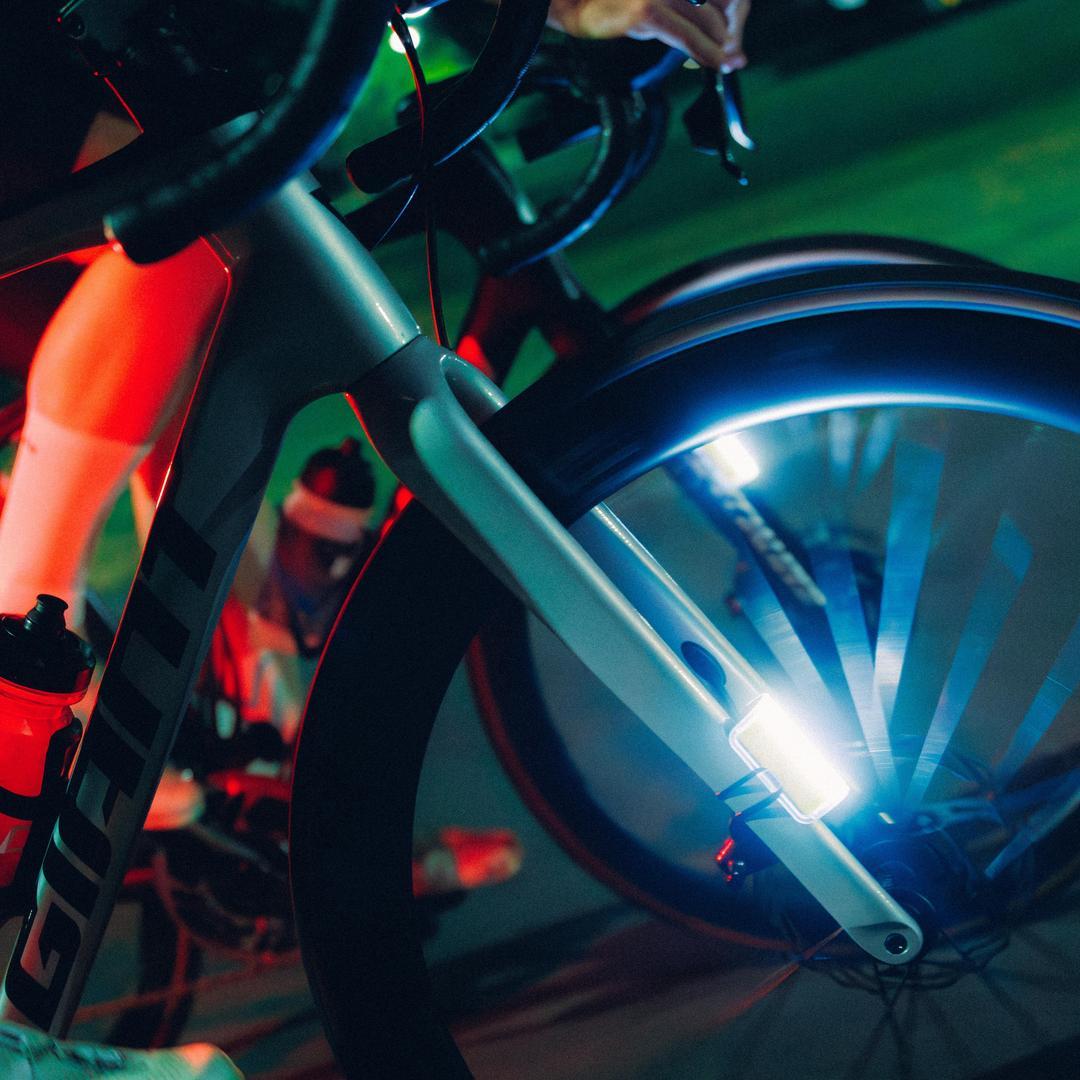 Luce anteriore Knog Cobber Reflex montata sulla bici