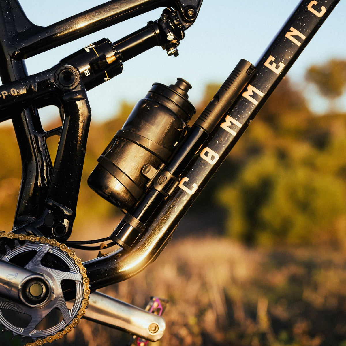 KLIC HV con manometro + PLUG TOOL montata sulla bici