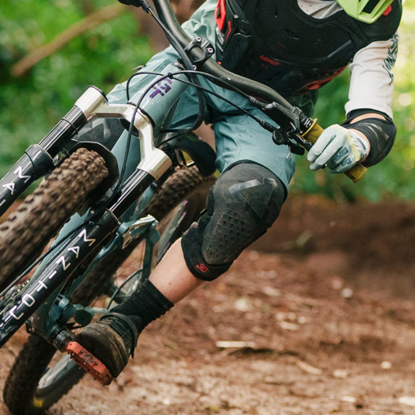 LEATT 3DF 5.0 EVO Junior Ginocchiere nere