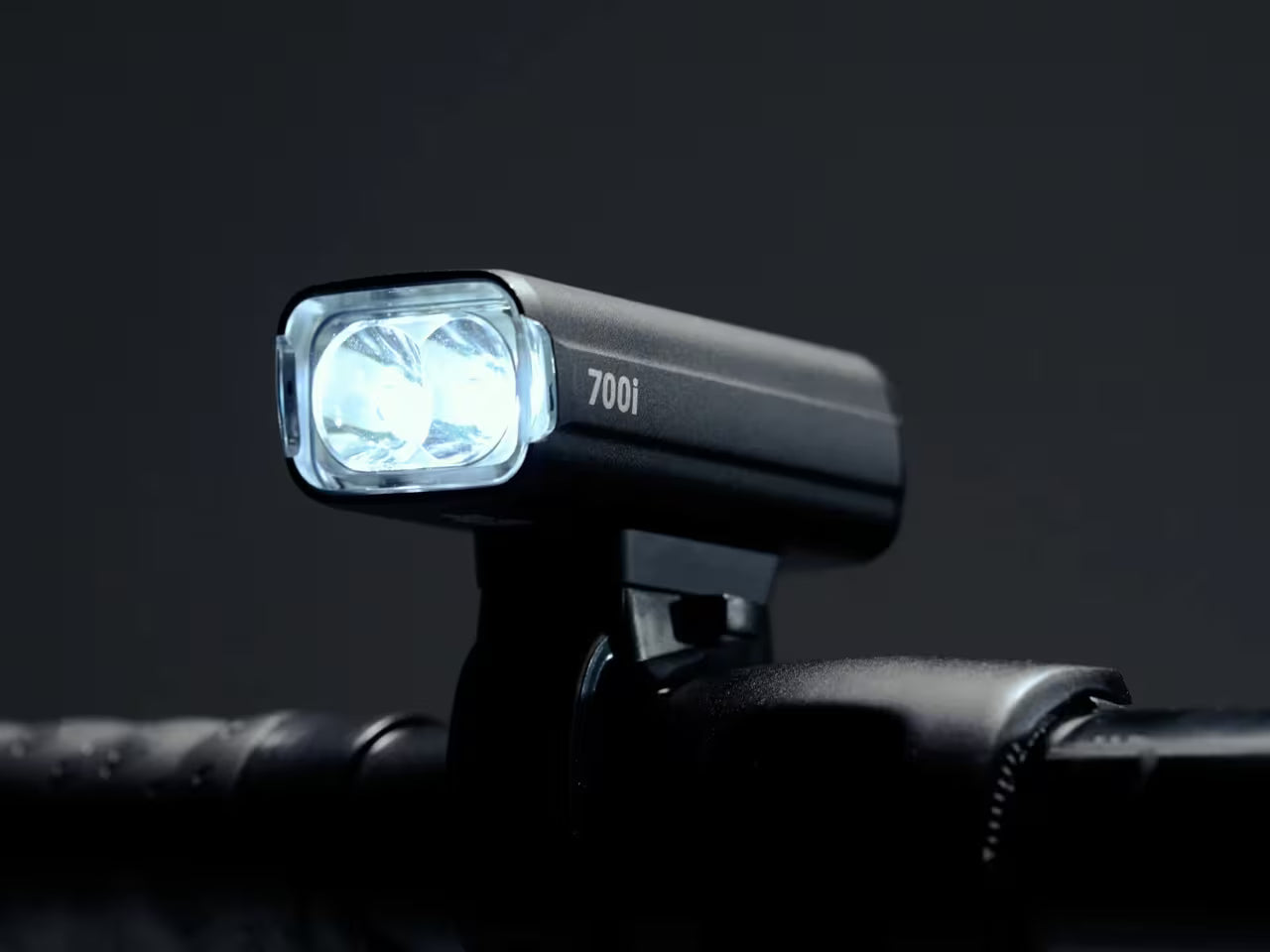 Luce anteriore BBB NANOSTRIKE 700i nera