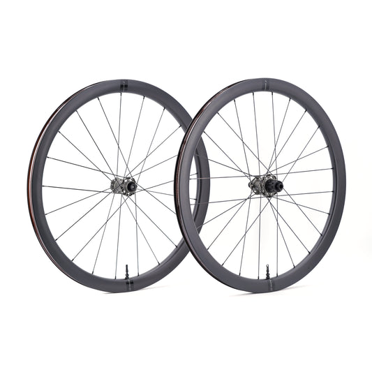 Coppia di ruote SCOM AERO Tubeless Ready (bloccaggio centrale)