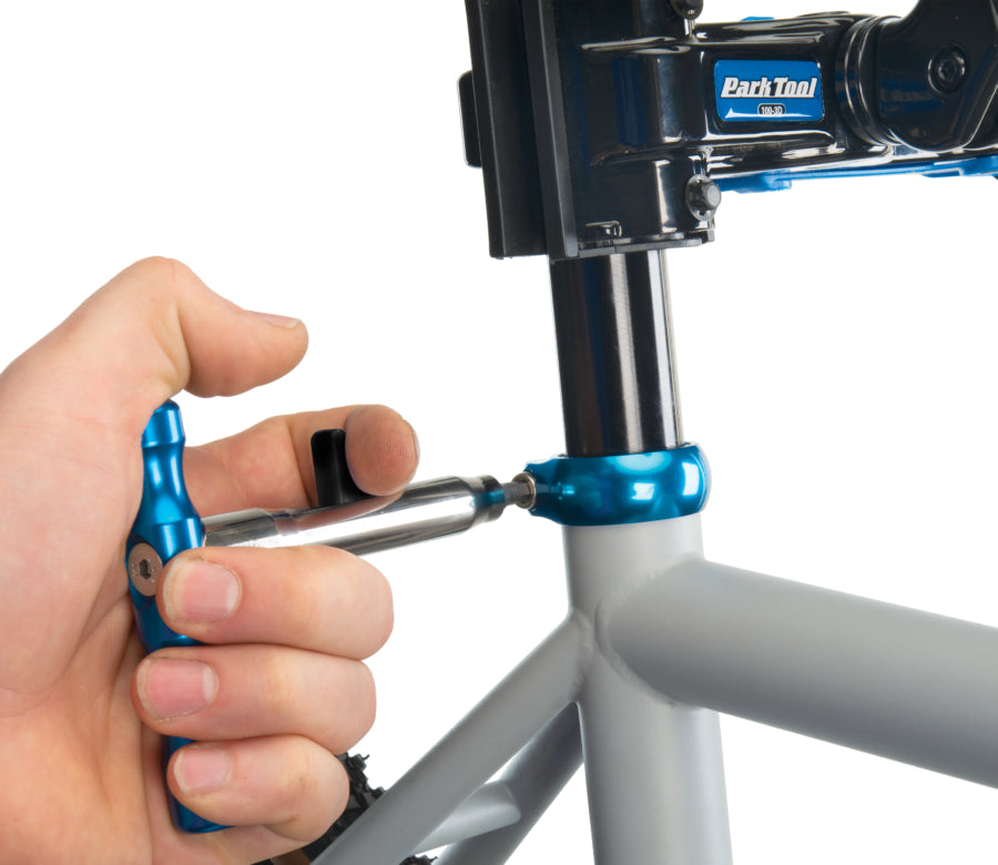 Park Tool QTH-1 usata per serrare il bullone del collarino reggisella
