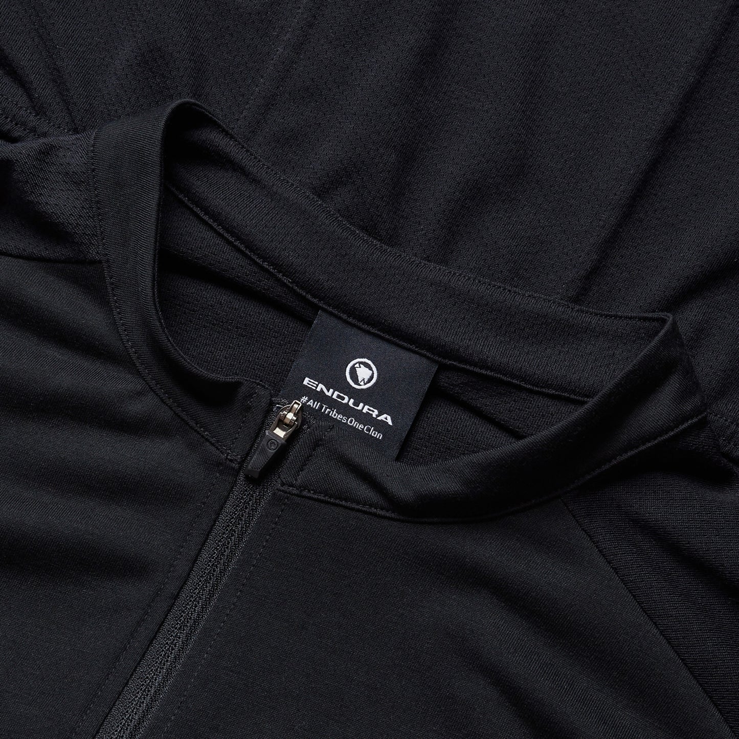 ENDURA LOOP ZIPPED Maglia a maniche corte nera