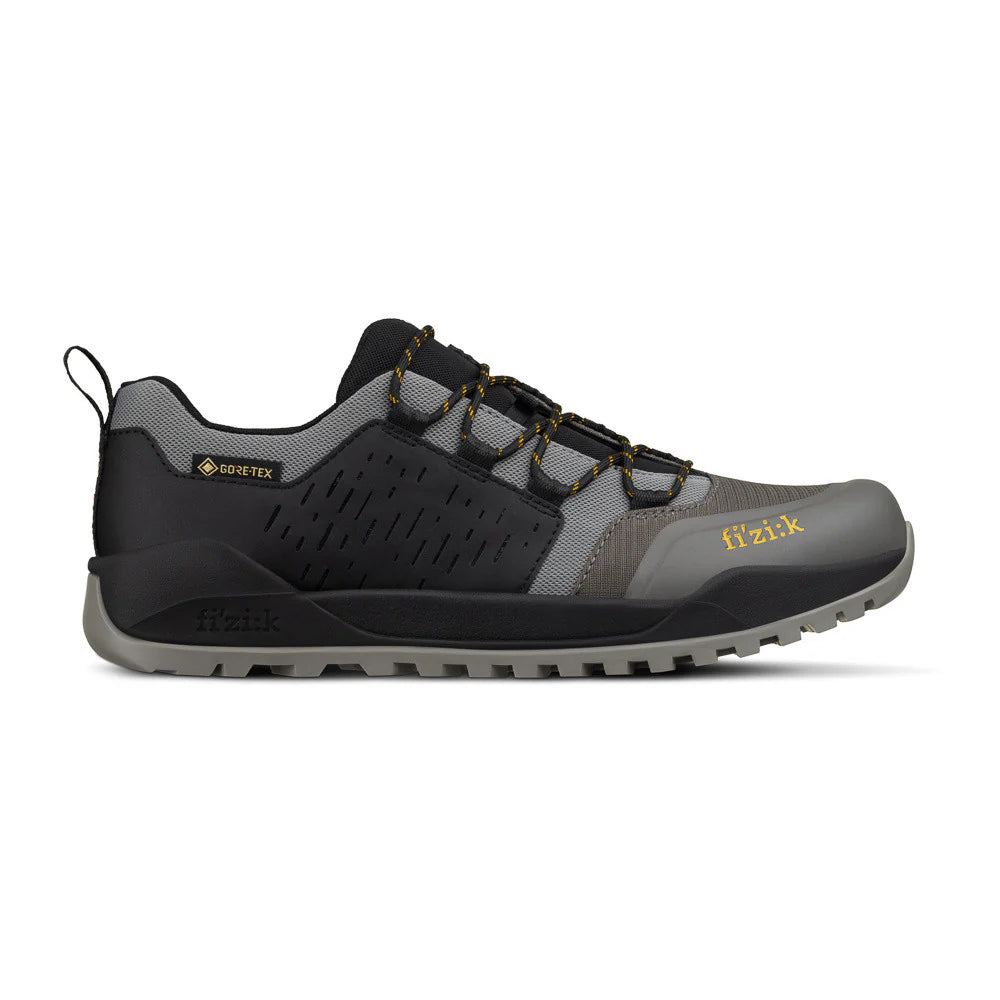 Scarpe da MTB FIZIK TERRA ERGOLACE GTX FLAT Grigio/Nero