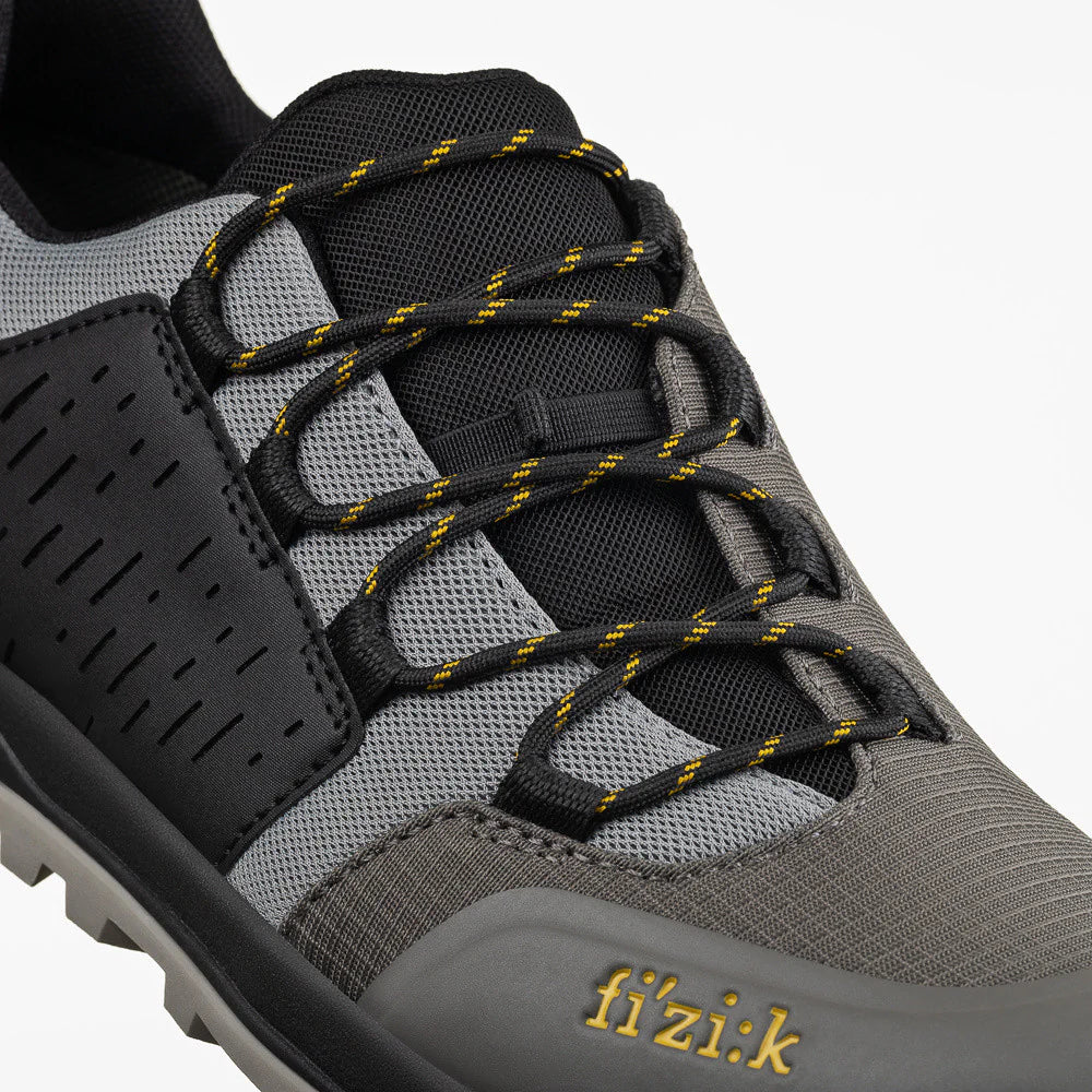 Scarpe da MTB FIZIK TERRA ERGOLACE GTX FLAT Grigio/Nero