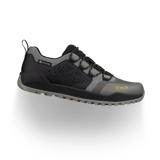 Scarpe da MTB FIZIK TERRA ERGOLACE GTX FLAT Grigio/Nero