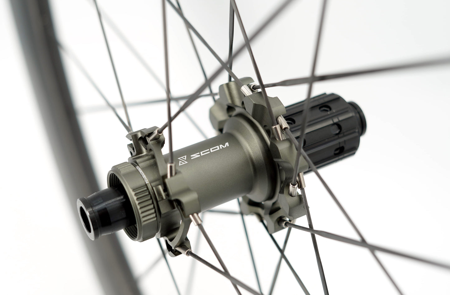 Coppia di ruote SCOM ULTRA 62+ Tubeless Ready (bloccaggio centrale)