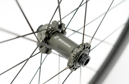 Coppia di Ruote SCOM ULTRA 62+ Tubeless Ready (Center Lock)