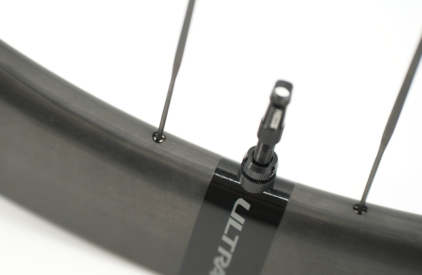 Coppia di ruote SCOM ULTRA 62+ Tubeless Ready (bloccaggio centrale)