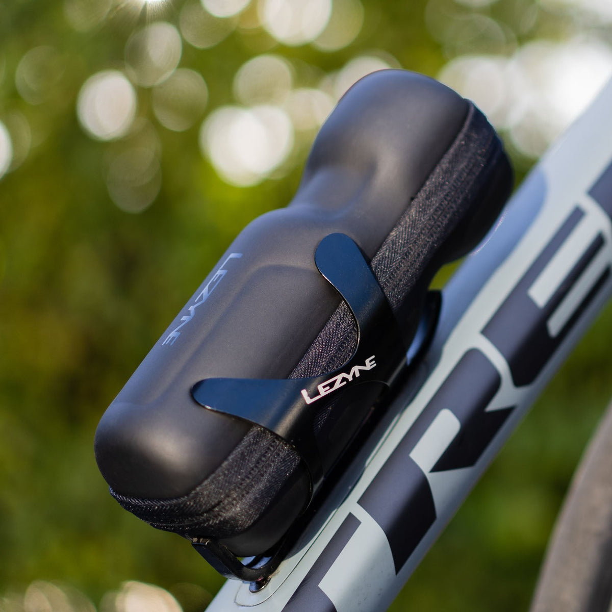 Portaborraccia LEZYNE CNC ALLOY CAGE blu