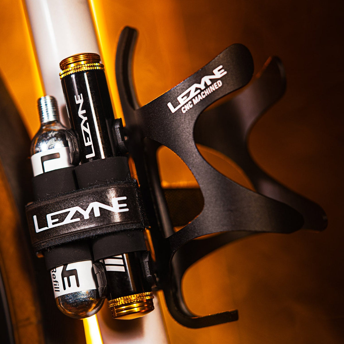 Kit di riparazione tubeless LEZYNE PRO Loaded + cartuccia CO2 da 20 g nero