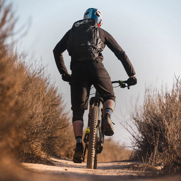 Zaino con dorsale EVOC FR TRAIL E-RIDE MACASKILL 20L