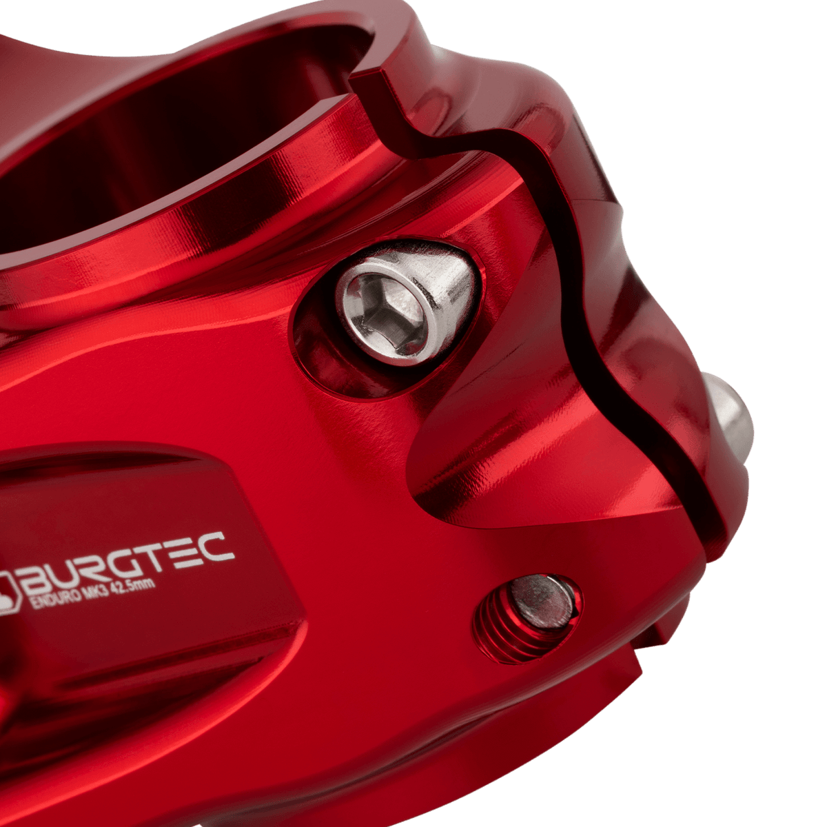 Attacco manubrio BURGTEC ENDURO MK3 rosso — dettaglio del morsetto del cannotto