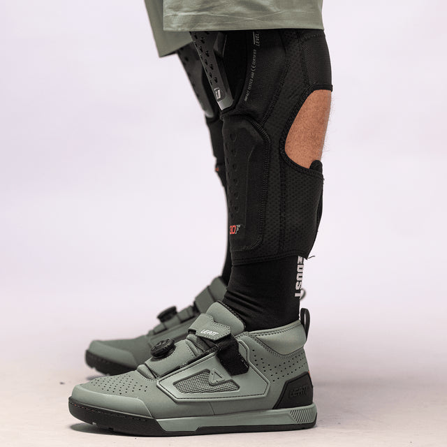 LEATT 6.0 EVO EXT ginocchiere Nero