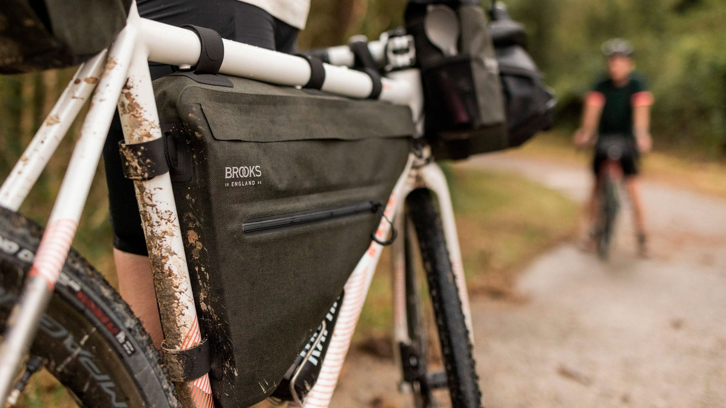 BROOKS SCAPE 5L Borsa da telaio nera