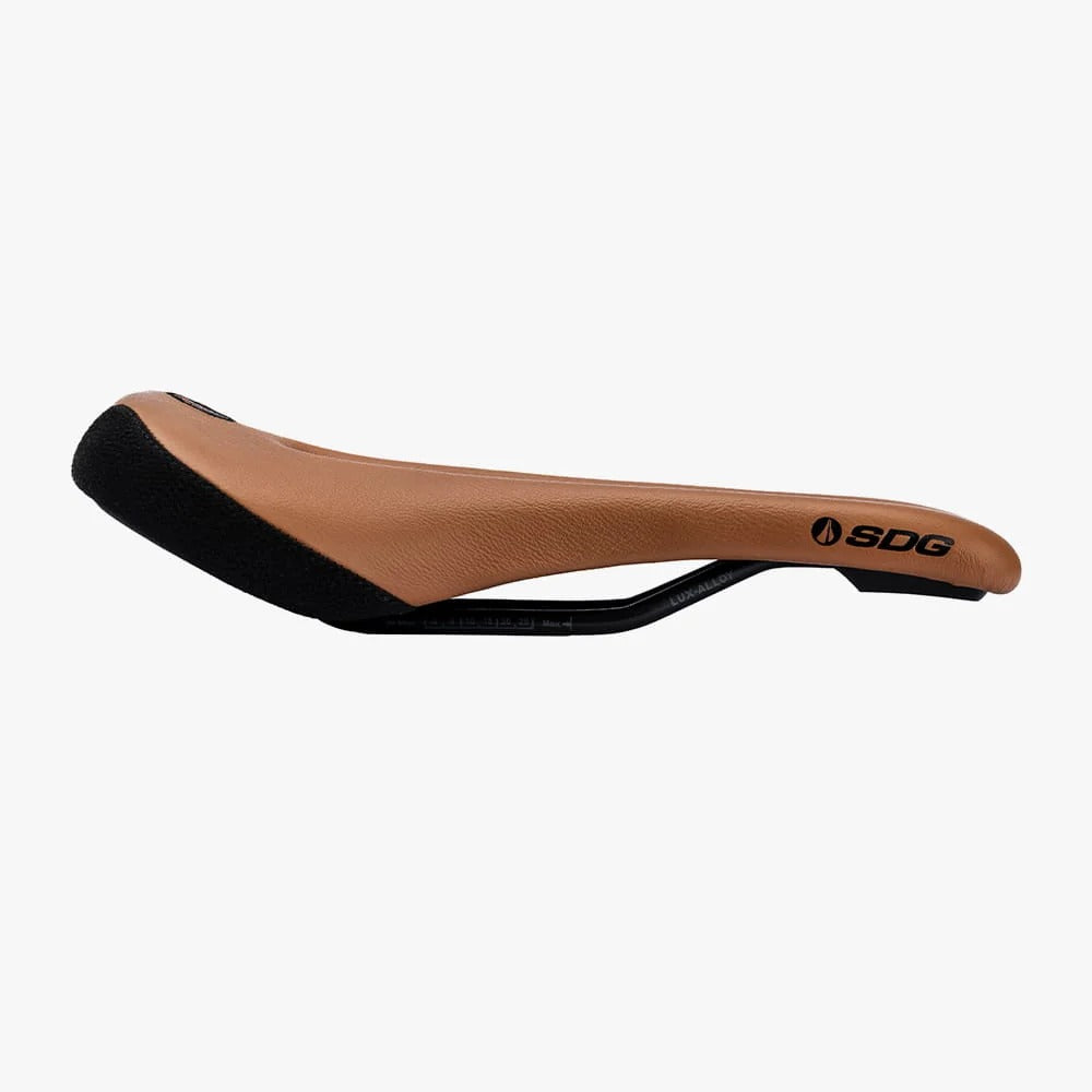 Sella SDG BEL-AIR V3 MAX con binari Lux-Alloy in pelle marrone