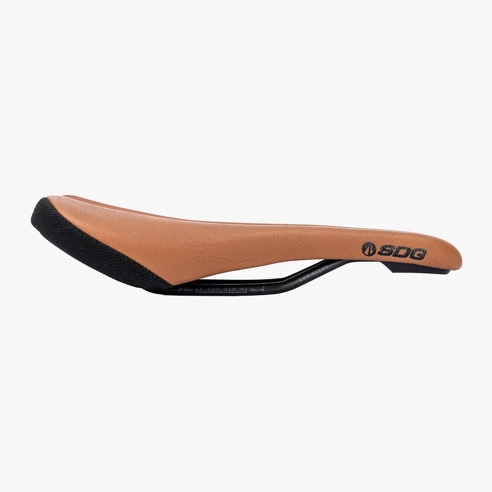 Sella SDG BEL-AIR V3 in pelle con binari Lux-Alloy