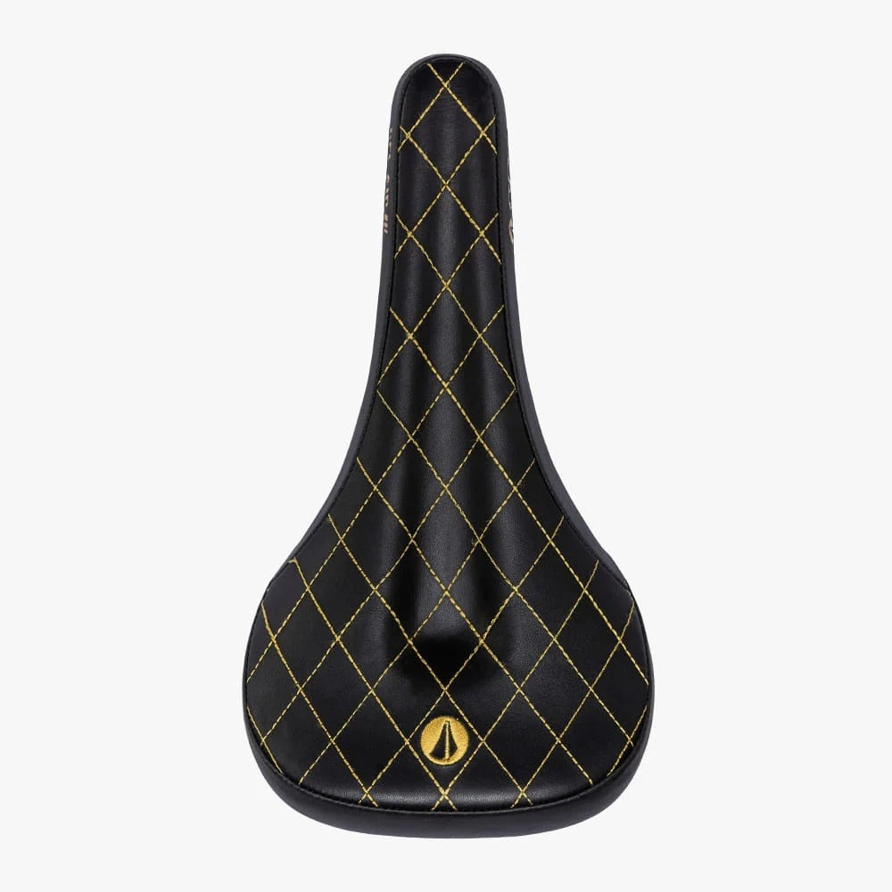 Sella SDG BEL-AIR V3 MAX con binari Lux-Alloy, nera e oro, con impunture
