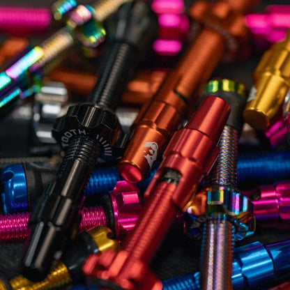 Set di 2 Valvole Tubeless WOLF TOOTH CLIK VALVE Rosso