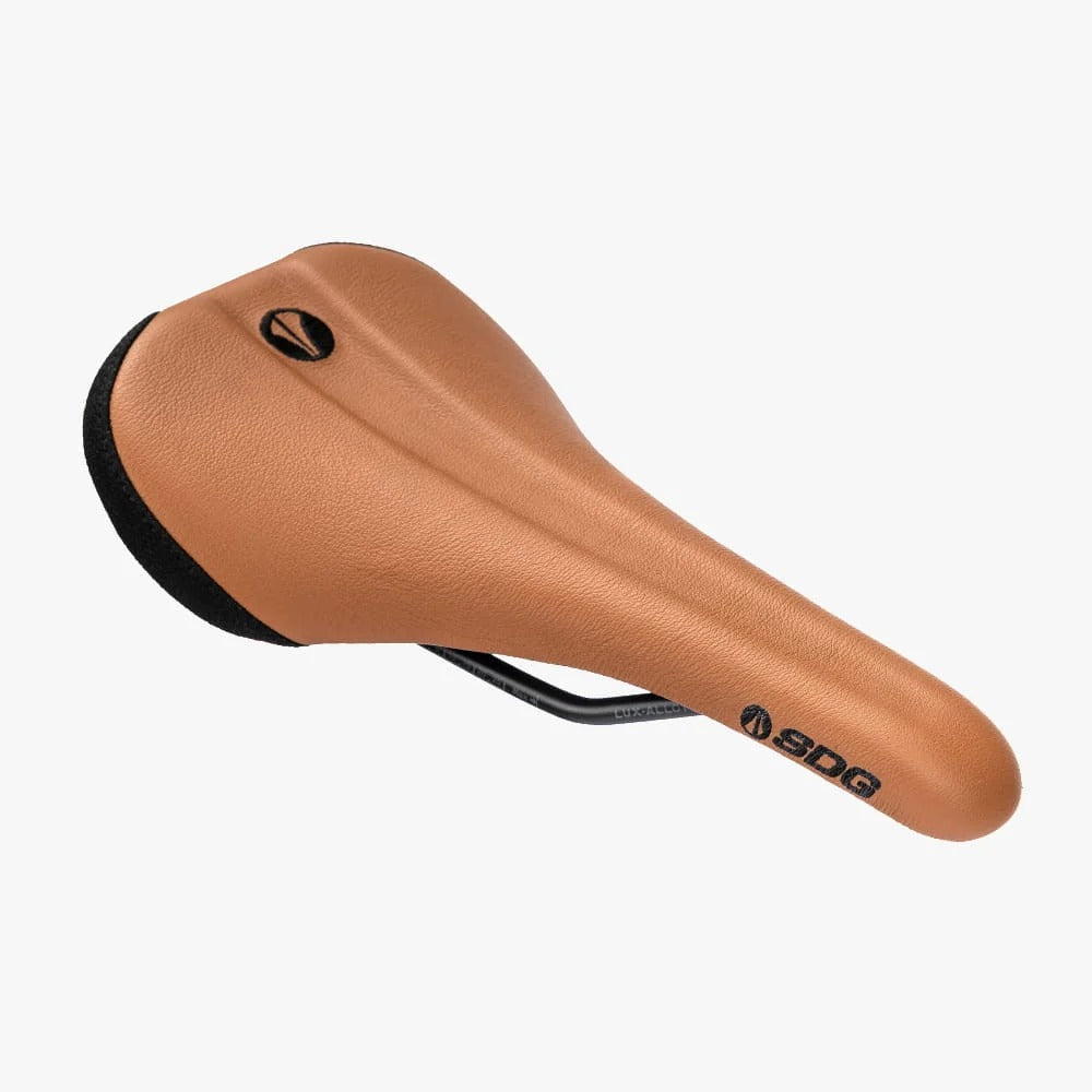 Sella SDG BEL-AIR V3 in pelle con binari Lux-Alloy