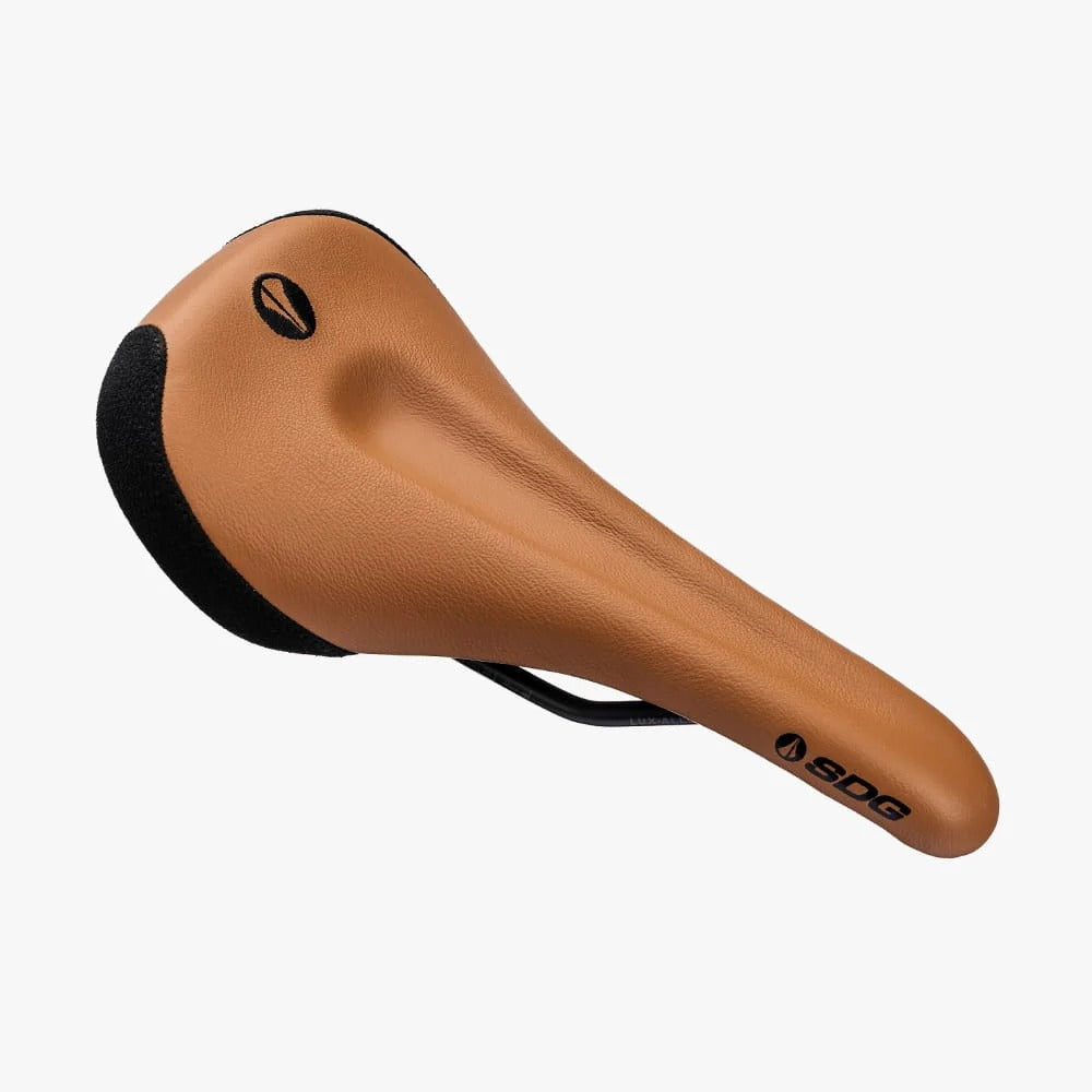 Sella SDG BEL-AIR V3 MAX con binari Lux-Alloy in pelle marrone
