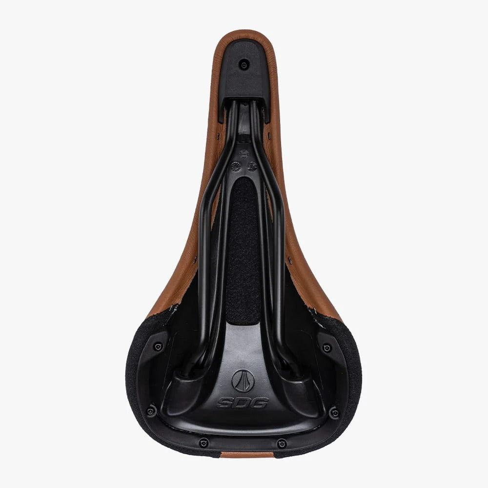 Sella SDG BEL-AIR V3 in pelle con binari Lux-Alloy
