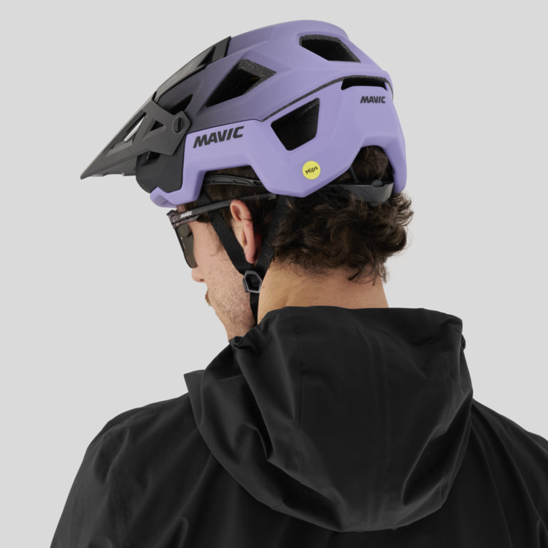 Casco MTB MAVIC DEEMAX TRAIL nero/viola - indossato, vista posteriore