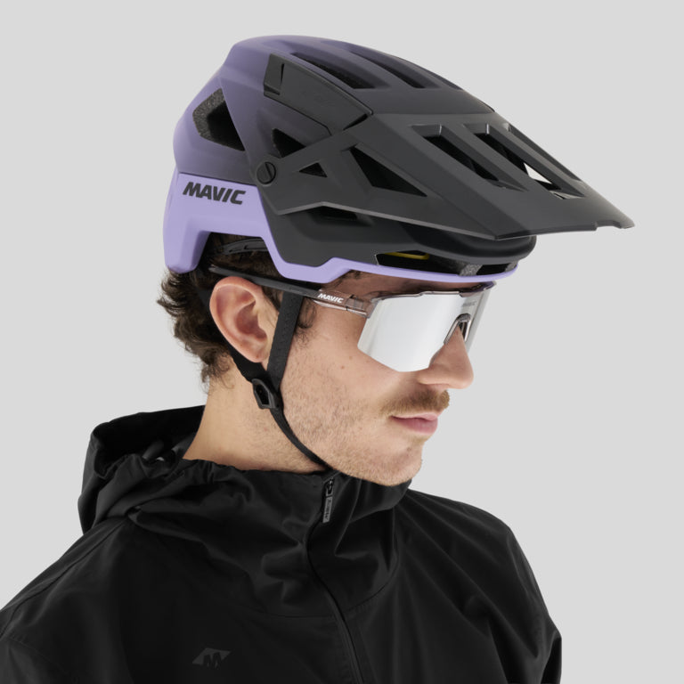 Casco MTB MAVIC DEEMAX TRAIL nero/viola - indossato, vista laterale