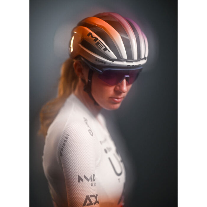 Casco MET TRENTA 3K CARBON UAE TEAM ADQ 2026 Viola/Arancione