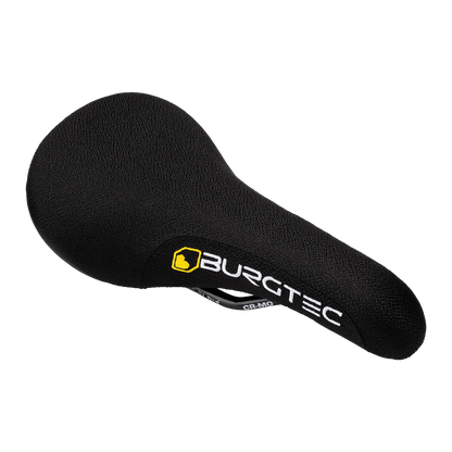 Sella BURGTEC THE CLOUD BOOST con binari in CrMo nera — vista a tre quarti, colore nero