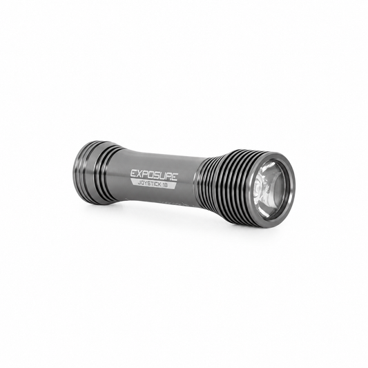 Luce anteriore EXPOSURE LIGHTS JOYSTICK 18 con supporto per casco/manubrio — vista del prodotto su sfondo bianco