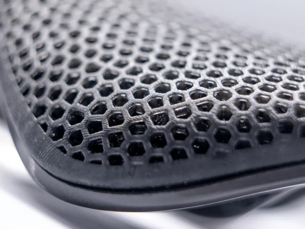 Sella PROLOGO Scratch M5 PAS 3D — dettaglio del rivestimento 3D