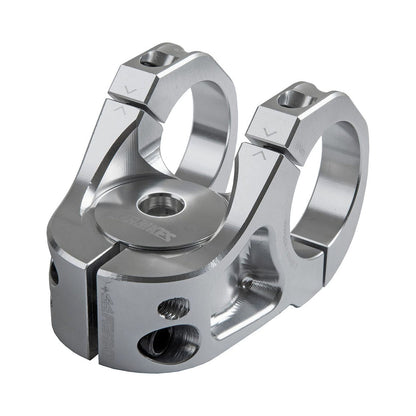 Attacco manubrio DMR DEFY35 rialzo 5mm argento — vista principale su sfondo bianco