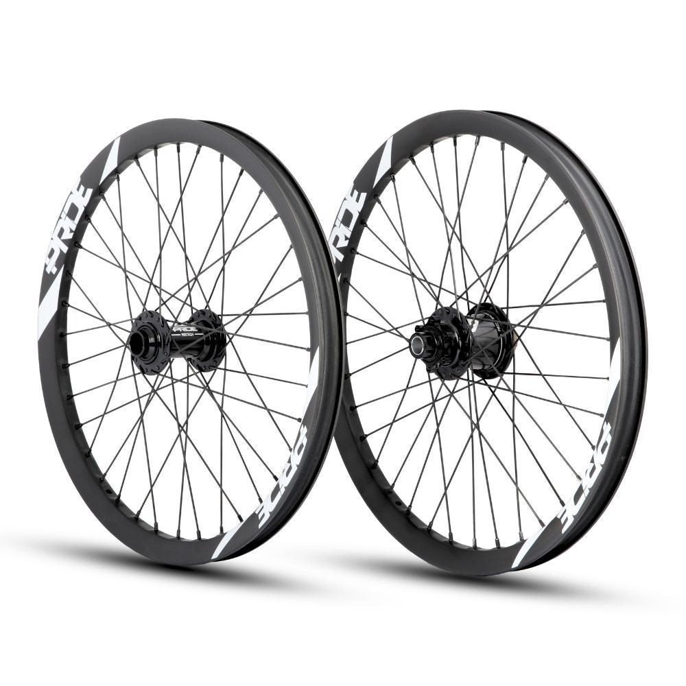 Coppia di ruote PRIDE 20" (406 mm) Wave Gloss White Matrix con assi 20/15 mm nera