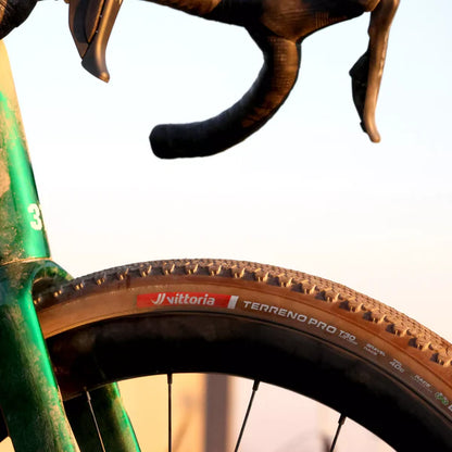 Pneumatico VITTORIA TERRENO PRO T30 Fine Loose Gravel Race 700c Tubeless Ready Flessibile Marrone